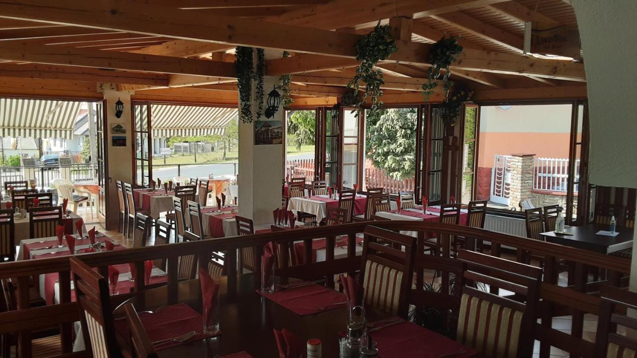 Отель Pannon Panzio Restaurant Паннонхальма Экстерьер фото